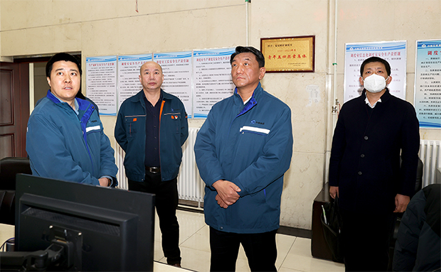 中煤平朔集团有限公司 公司新闻 陈建深入安家岭露天矿检查安全生产