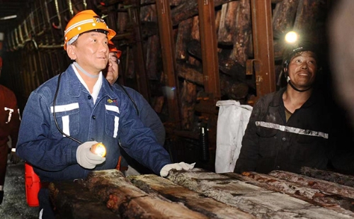 中煤平朔集团有限公司 公司新闻 陈建深入井工一矿督导安全生产工作